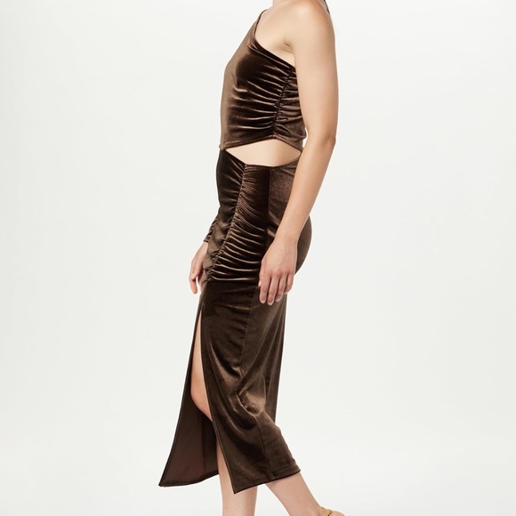 Dress 4X -Velvet Brown Bodycon Cut Out One Shoulder Midi The Drop: Lia Plus Size - Picture 3 of 5